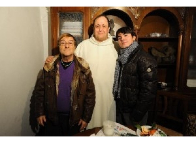 Lucio Dalla con padre Ildefonso Chessa e Marco Alemanno